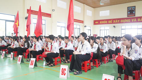Tuyên truyền về công tác bảo vệ rừng và phòng cháy chữa cháy rừng cho học sinh Trường THCS Lam Hồng